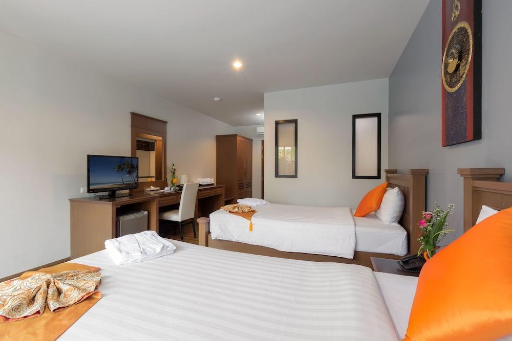 Bhukitta Boutique Hotel Phuket Town Exterior photo